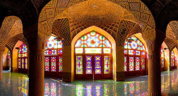 معماری رنگین کمانی در ایران باستان